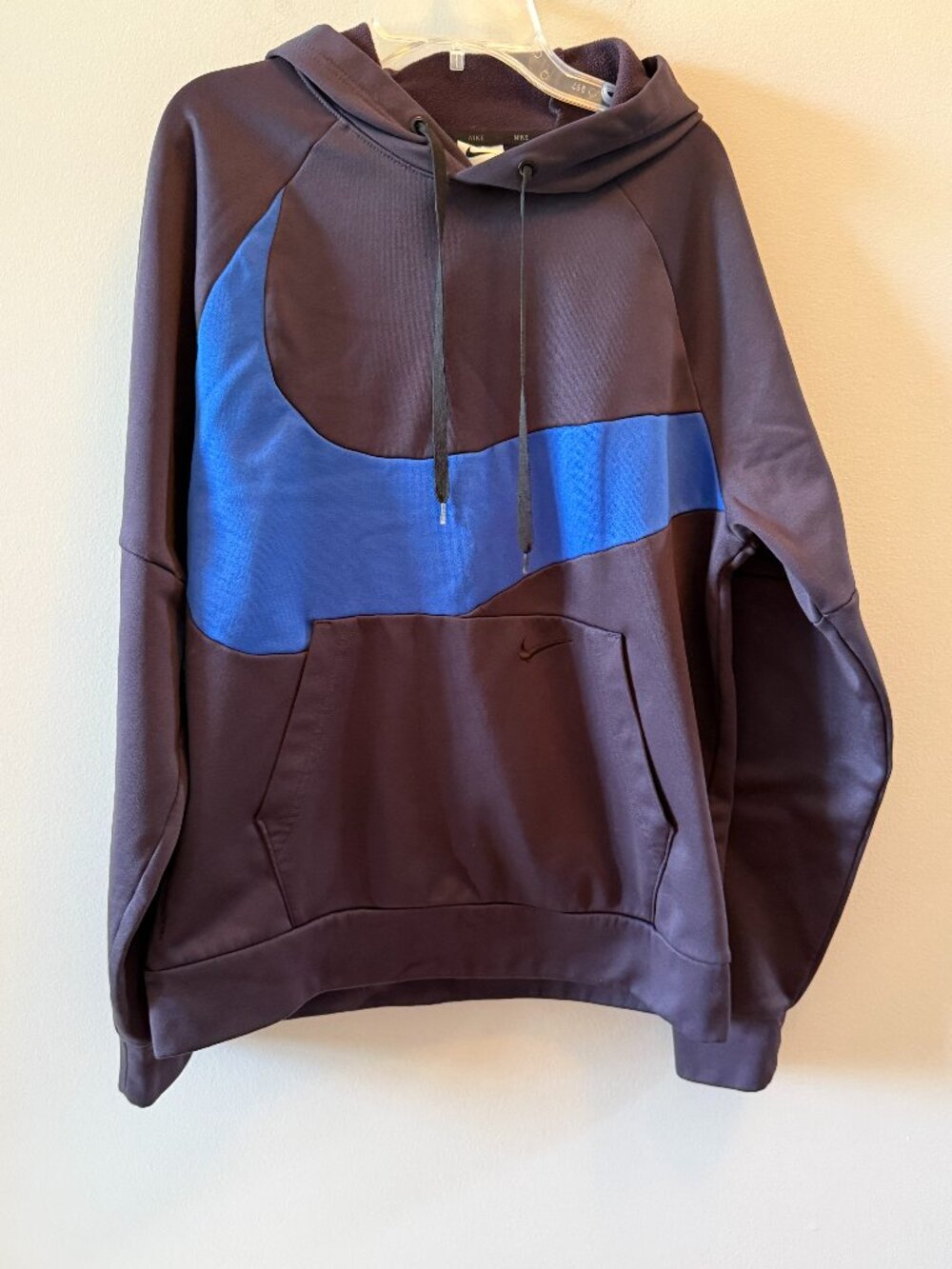 Nike Therma-FIT Swoosh Hoodie Size Medium Athletic Pullover Sweatshirt